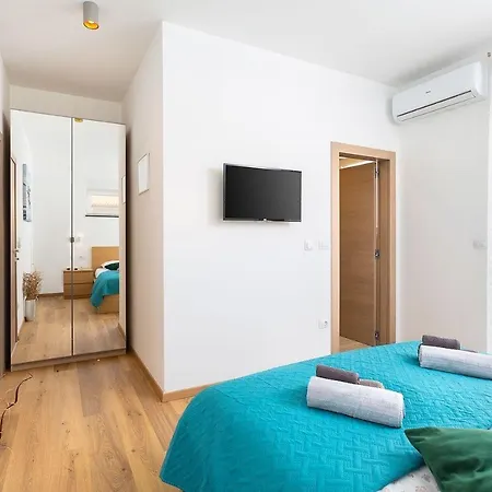 With Private Pool Near The Town Center, Extra Pool Heating Available