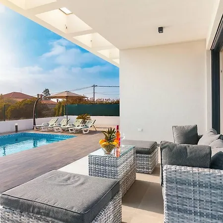 With Private Pool Near The Town Center, Extra Pool Heating Available
