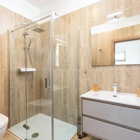 With Private Pool Near The Town Center, Extra Pool Heating Available Vila *