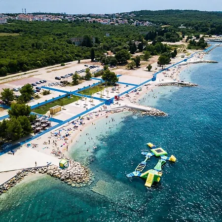 With Private Pool Near The Town Center, Extra Pool Heating Available Pula