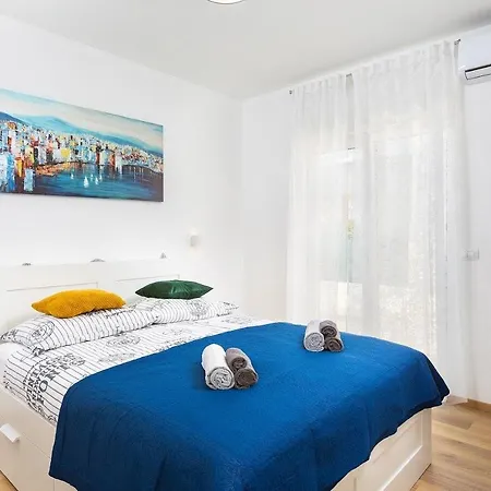 Vila With Private Pool Near The Town Center, Extra Pool Heating Available Pula